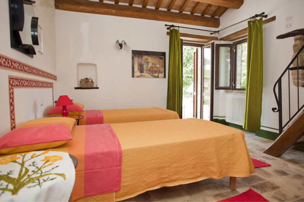 Villa with private pool between the beaches of the Adriatic Sea and the Sibillini National Park-Villa Agave