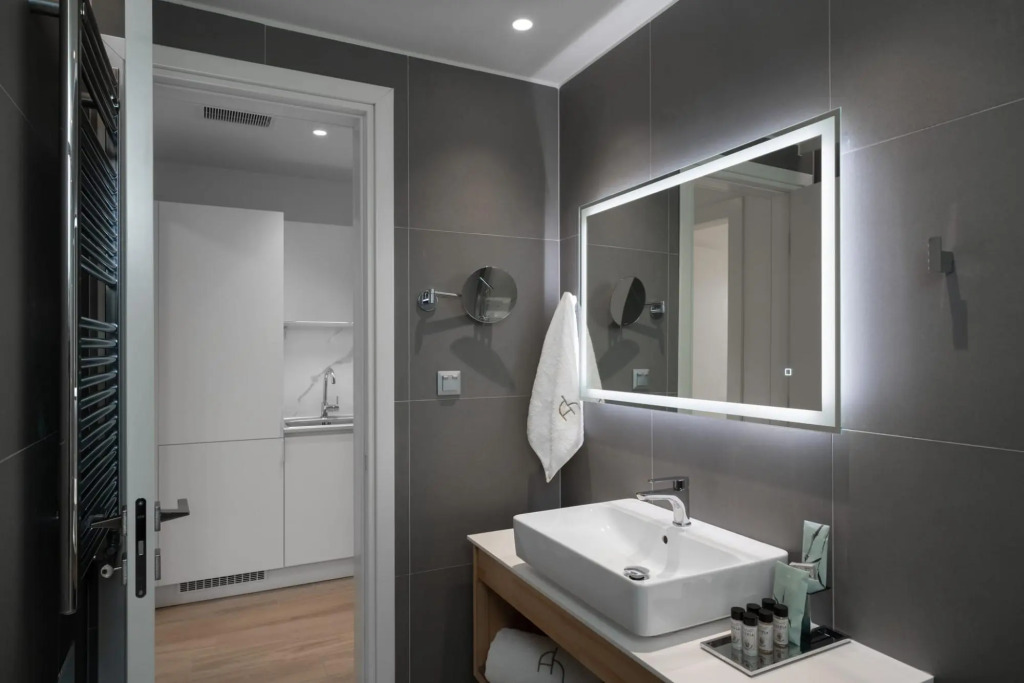 One Bedroom Apartment with Private Garden