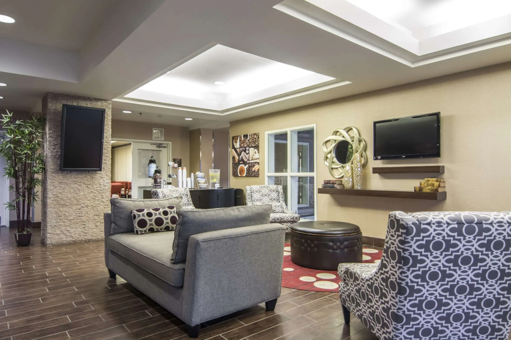 Comfort Suites
