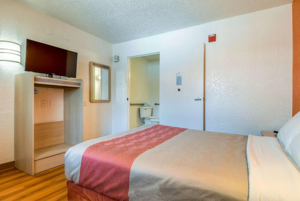 Motel 6-Rowland Heights, CA - Los Angeles - Pomona