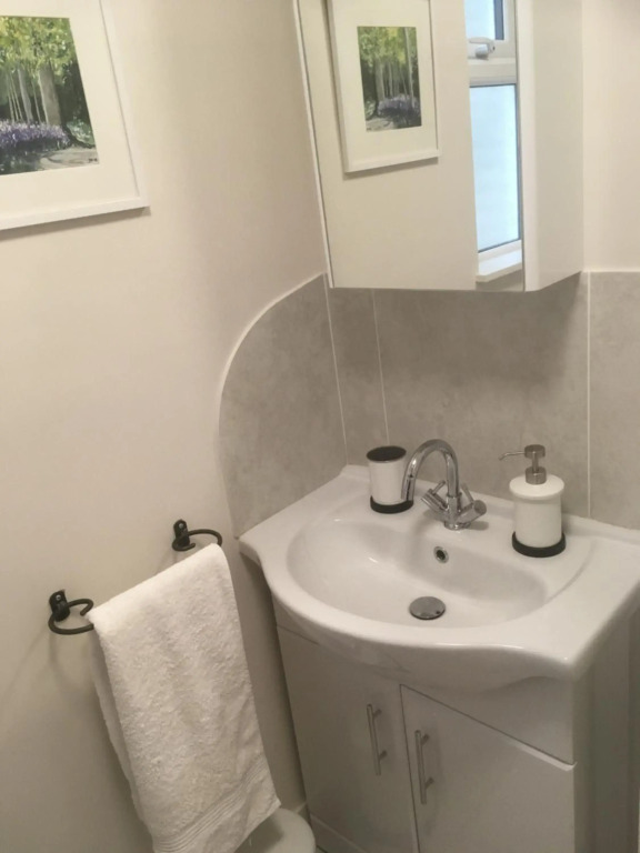Cute self-contained guest room with ensuite and private decked porch in Glastonbury