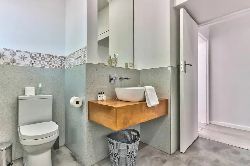 Family Home, WiFi, Patio, Secure Parking