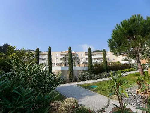 Apartment Le Domaine de la Baie-1 by Interhome