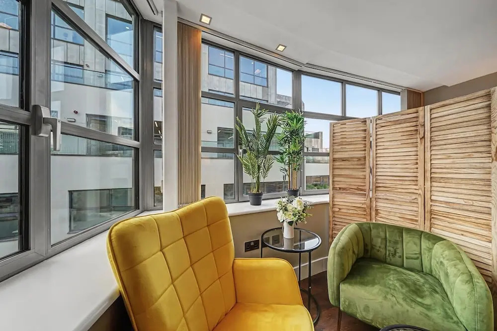 Stylish and Central City Apt With 2 Bathrooms
