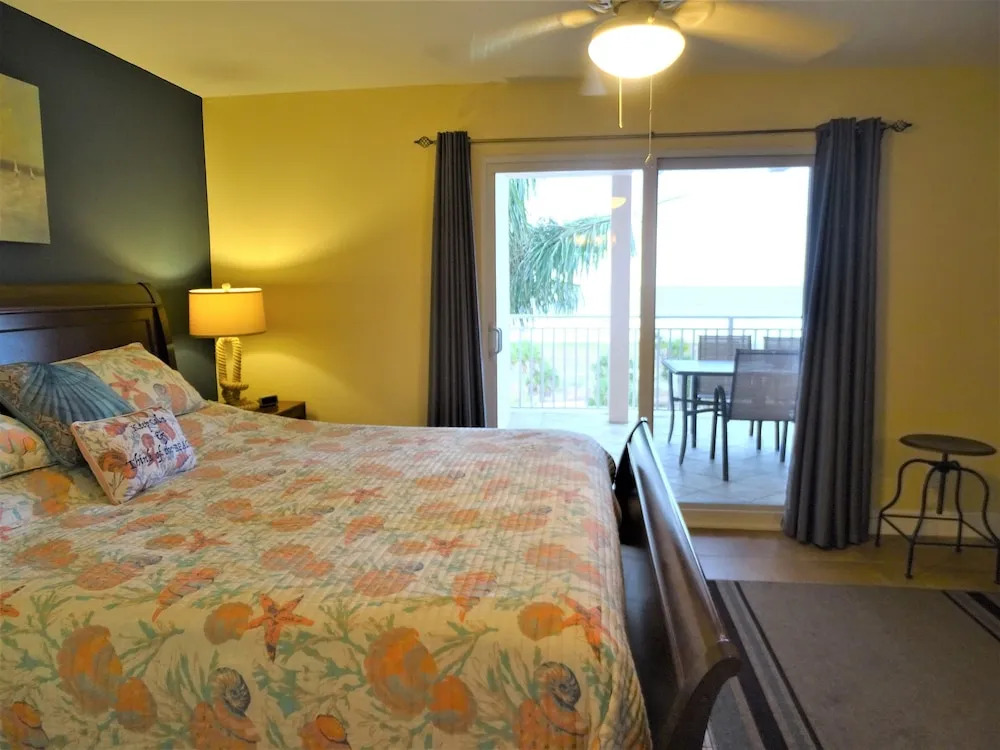 Sunset Royale 416 2 Bedrooms 2 Bathrooms Apts