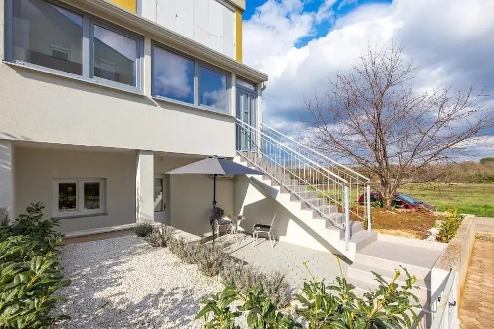 Apartments Bako