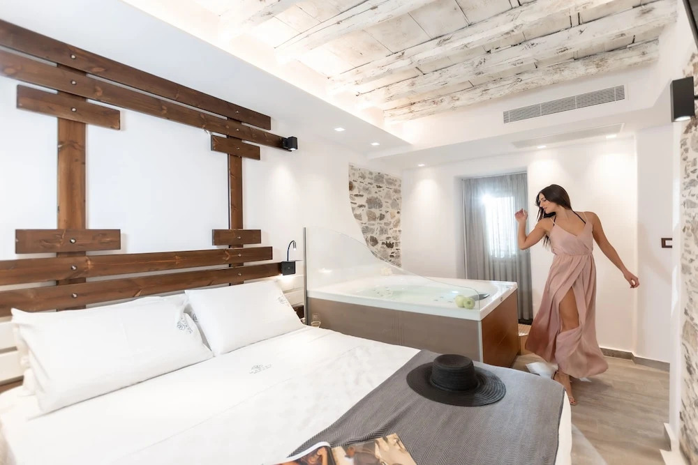 Mariet Naxos Elegant Suites