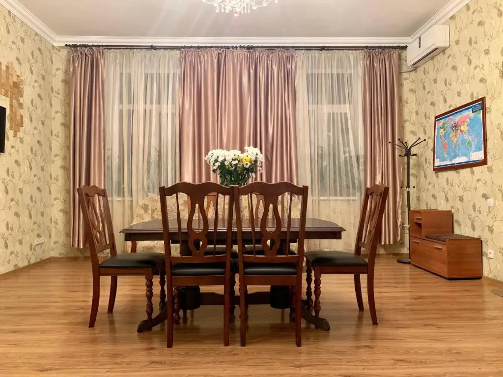 Apartment on Zhukovskogo