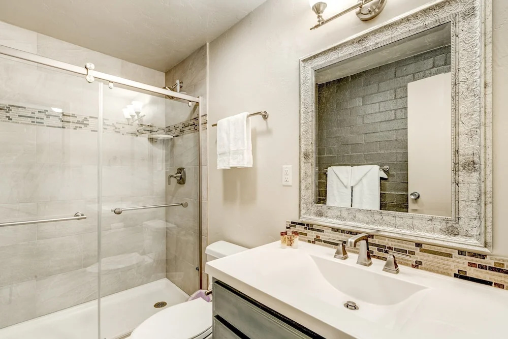 Stunning Condo Across from the Slopes by RedAwning