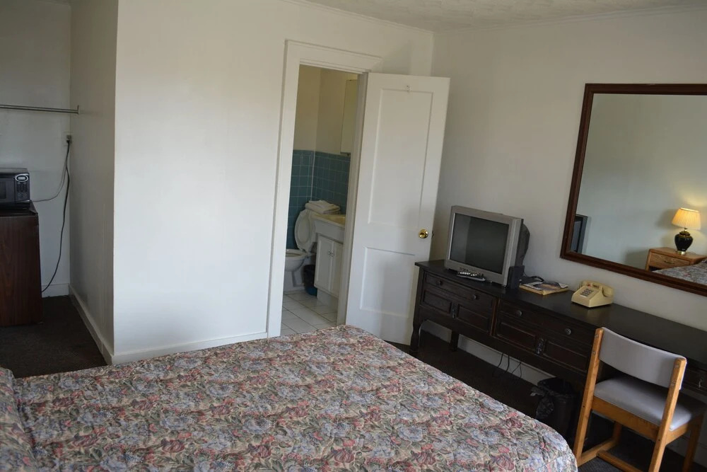 Delux Inn