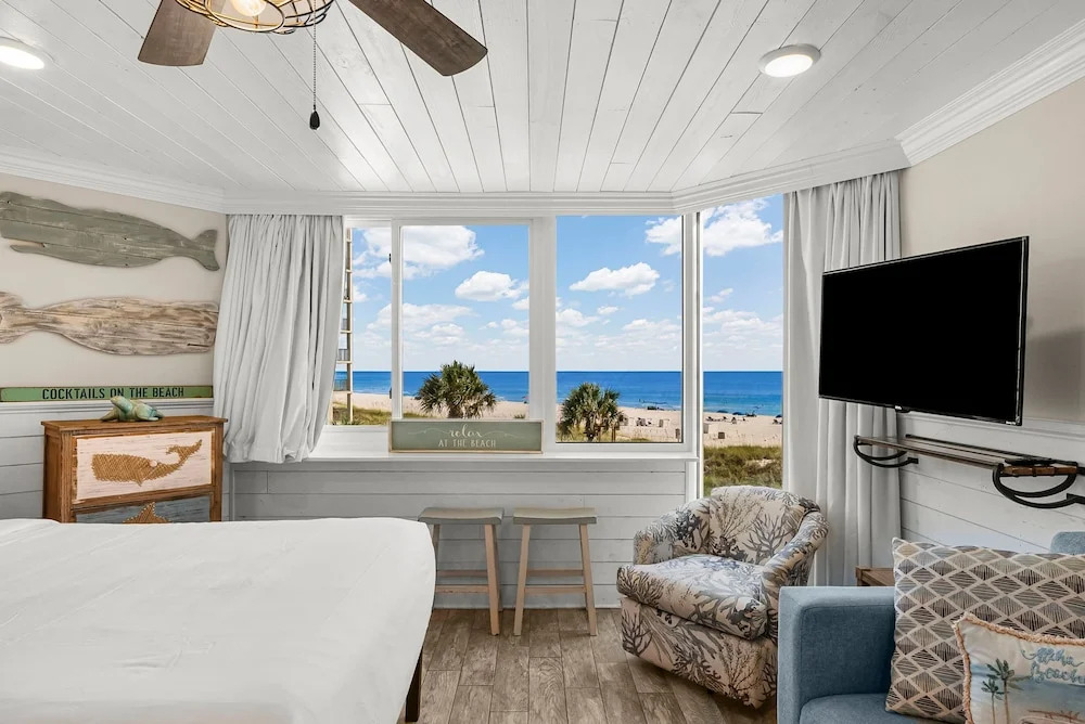 Beachfront Studio Condo - Top of the Gulf 317