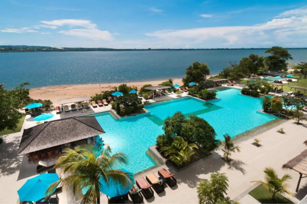 Peninsula Bay Resort