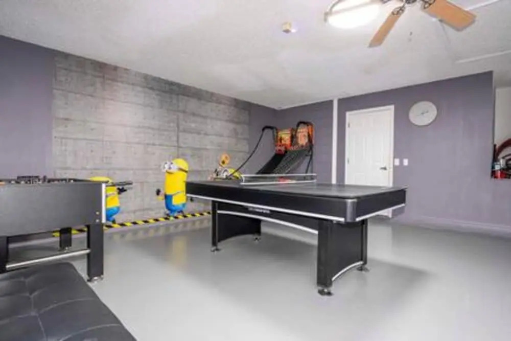 Amazing 5 BR w Game Room Minutes From Disney