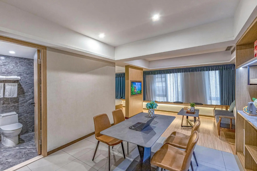 Starway Hotel (Kunming Dianchi Wanda Plaza)