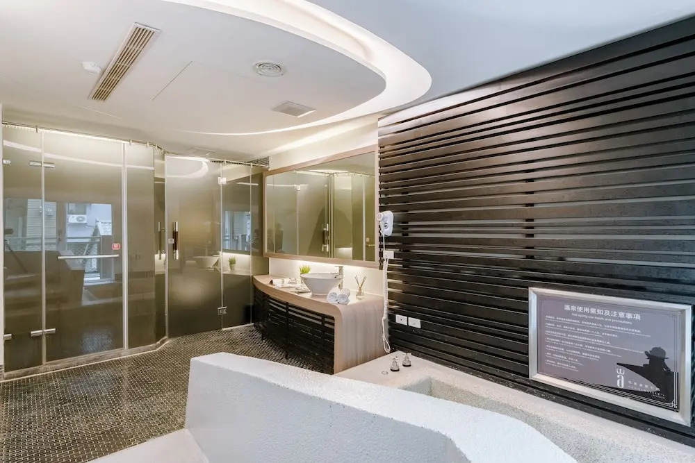 Jiaoxi Hot Spring Hotel