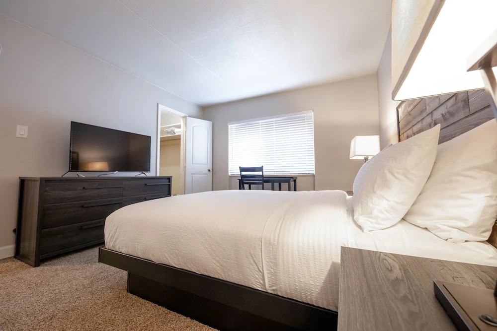 Stay Avenida @ WestShore