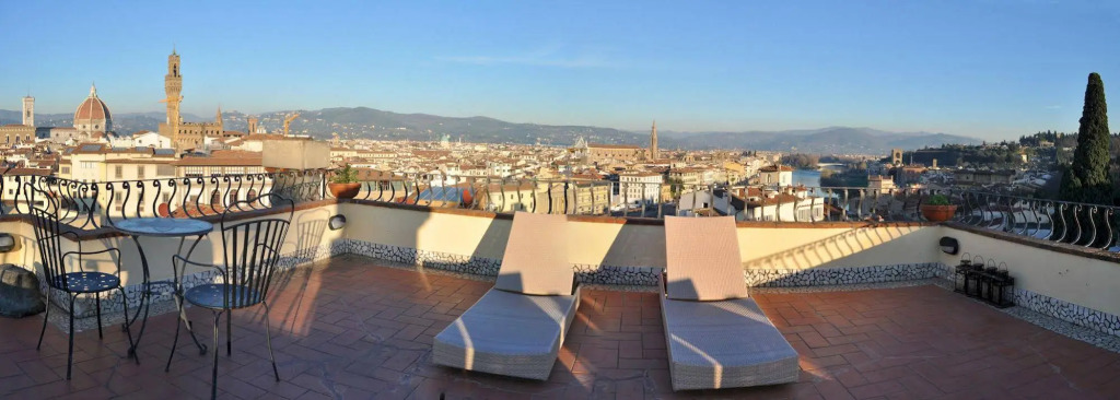 Costa San Giorgio Apartment by Mamo Florence