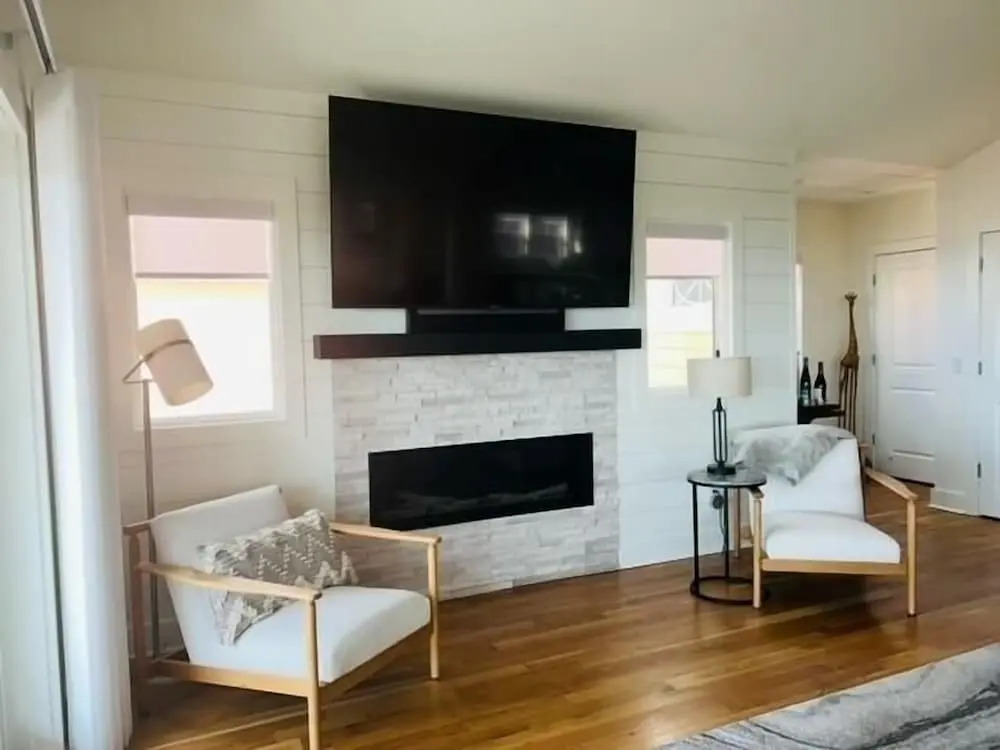 The Rainbow Connection 4 Bedroom Home by RedAwning