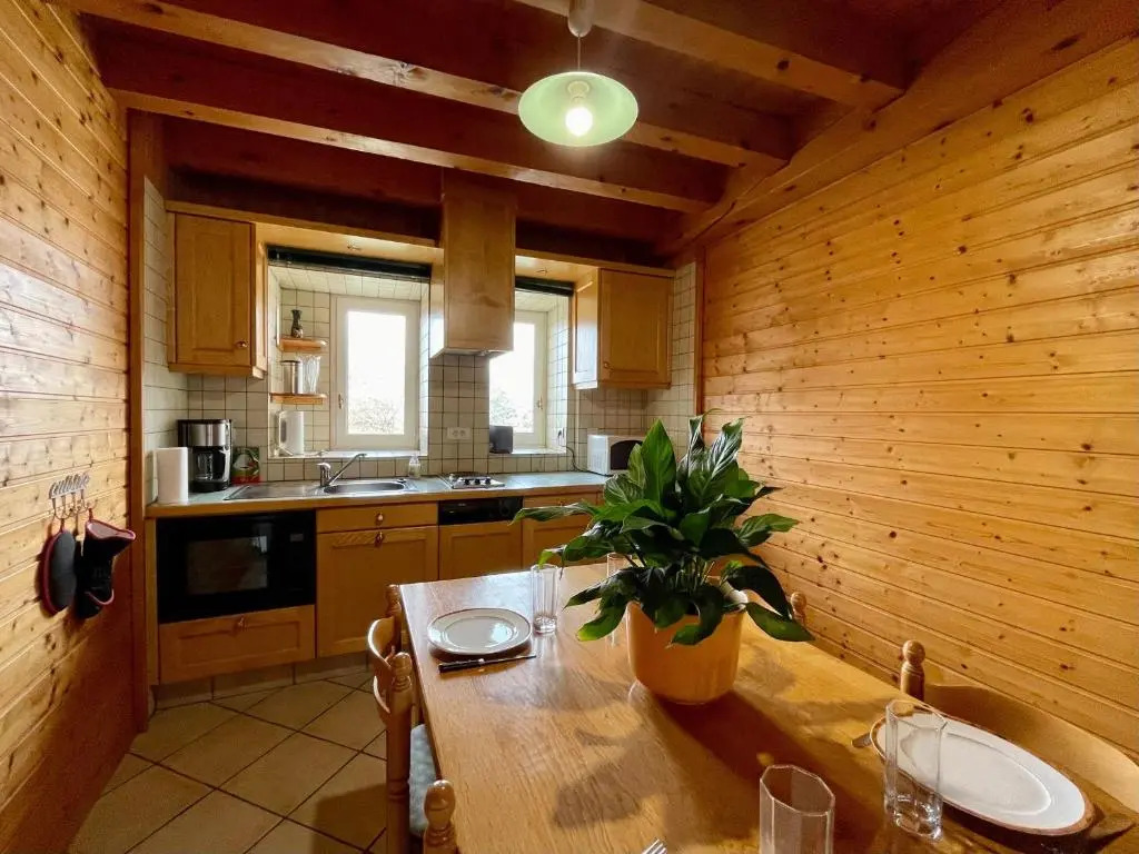 Gîte familial avec terrasse proche châteaux, lac, et parcours aventure - FR-1-582-174