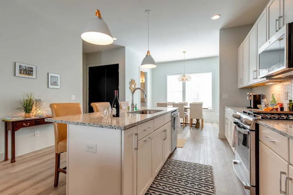 Spectacular Condo Rooftop Deck Great for Groups