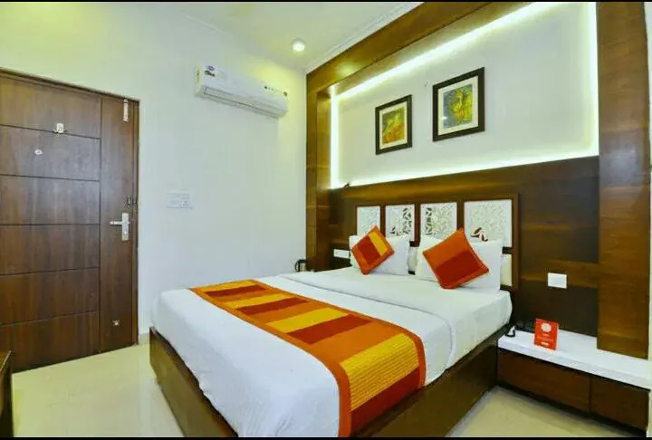OYO 10391 Hotel Royal Sunshine