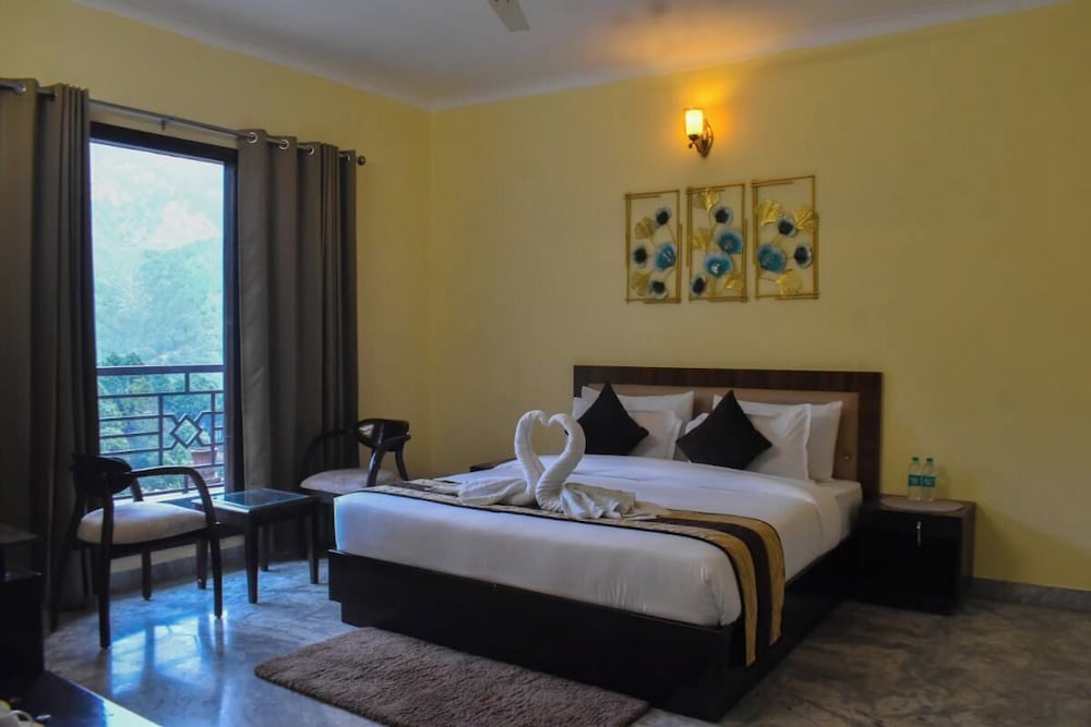 Pinewood Manor Kasauli