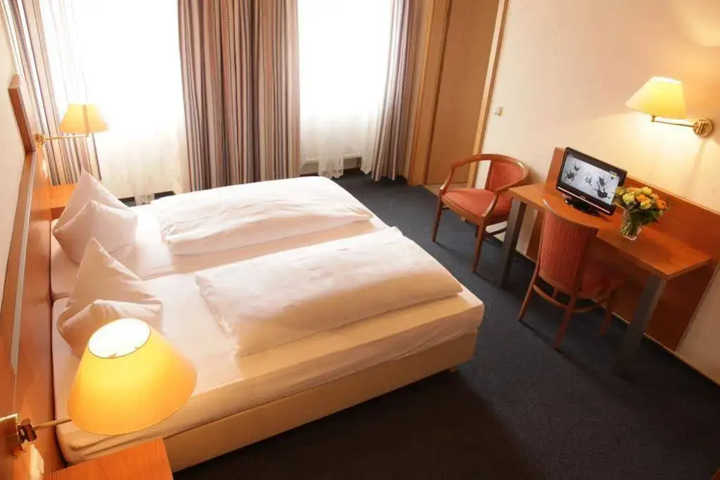 Hotel-Restaurant Zum Kirschbaum