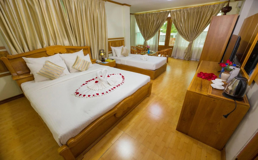 Ten Mile Hotel