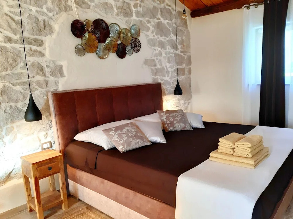 Villa With 3 Bedrooms in Ripenda Verbanci, With Wonderful Mountain View, Private Pool, Enclosed Garden - 5 km From the Beach