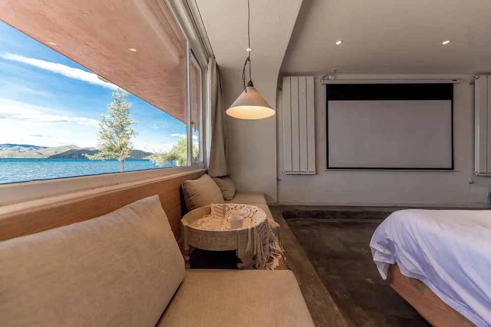 Lugu Lake And share resort hotel
