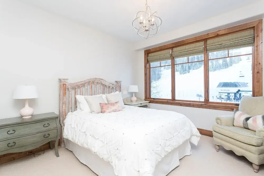 Grand Lodge - Five Bedroom #402 - Ski-in/ski-out 5 Condo