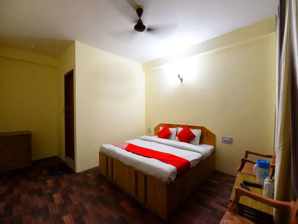 OYO 13871 Home Studio Cottage Kanyal Road