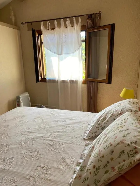 Jolie maison de village, à 2 min à pied du lac dEsparron de Verdon