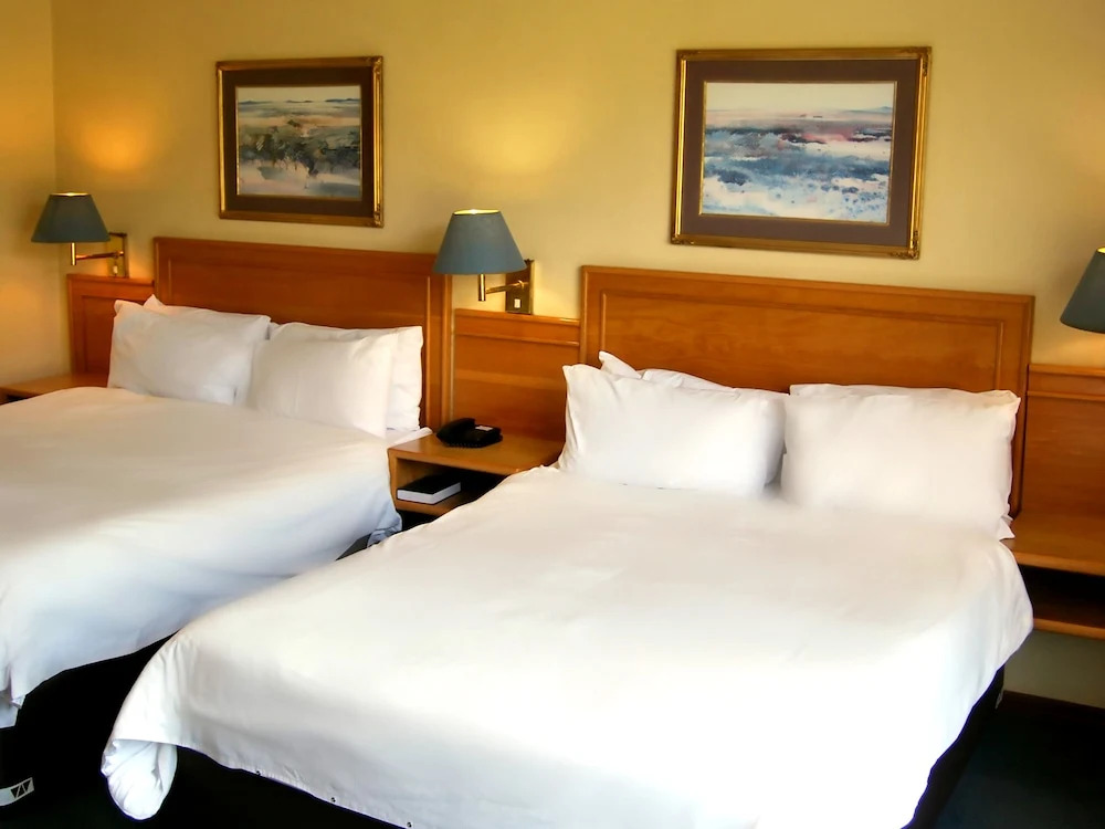 Safari Lodge, Hotel & Convention Centre