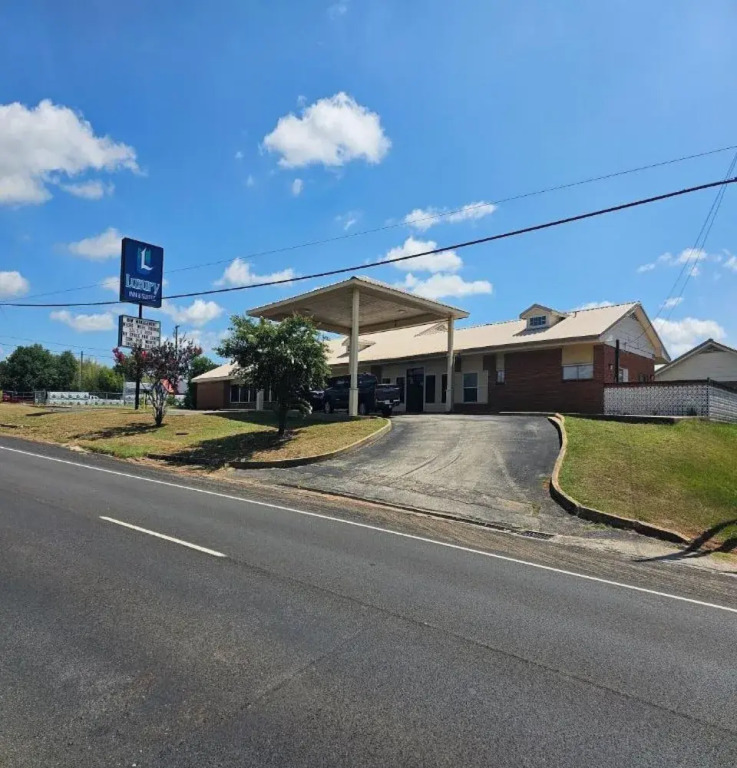 Luxury Inn & Suites and RV