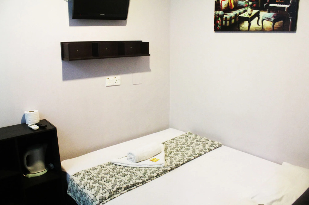 OYO 43927 Sassana Hotel (Sanitized Stay)