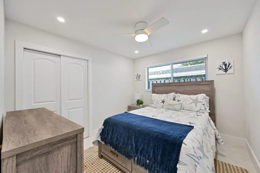 Sail Away Beach Cottage Sleeps 10 Heated Pool