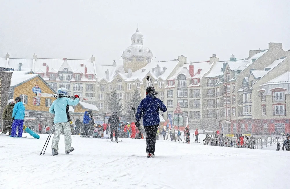 Cozy Lodge in the Mont Tremblant Ski Village