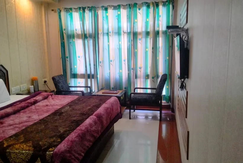 Collection O 28628 Hotel Himgiri Residency