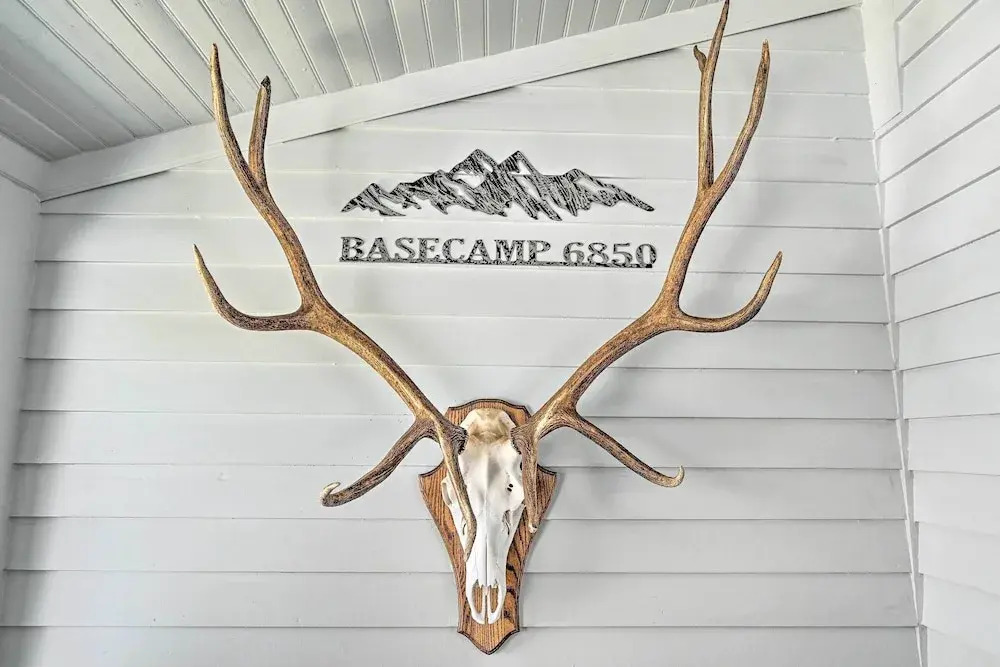 Stylish Basecamp 6850' Near Downtown Williams!
