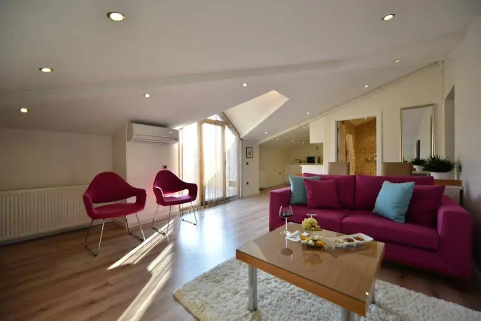 Aura Suites