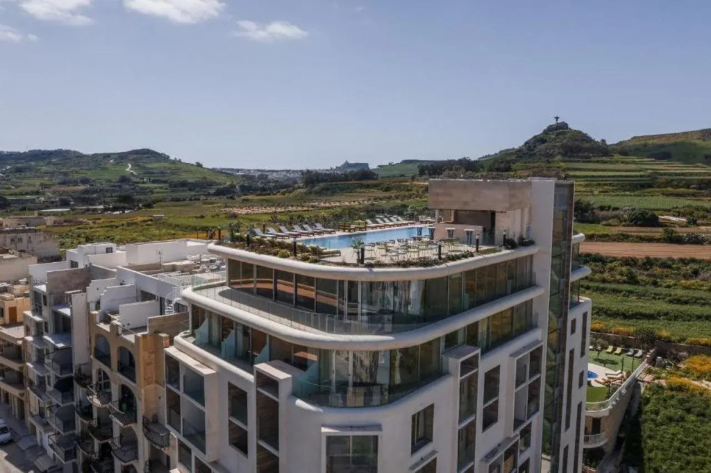 Reef Hotel & Spa