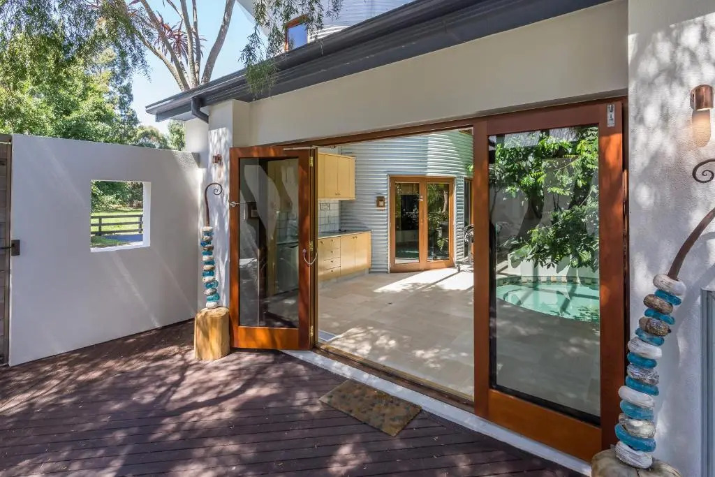 BOND ESTATE LUXURY ACCOMMODATION