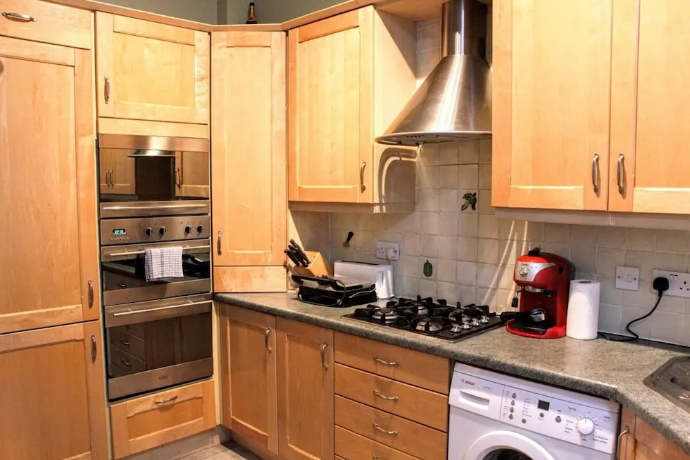 Traditional Georgian Flat in New Town, Sleeps 5-6