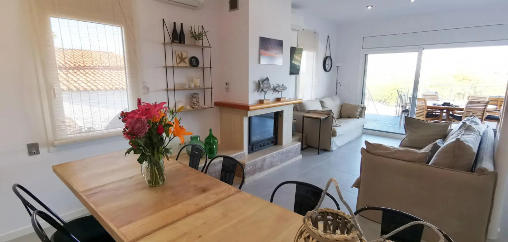 Sabina in L'Escala with 6 bedrooms and 3 bathrooms