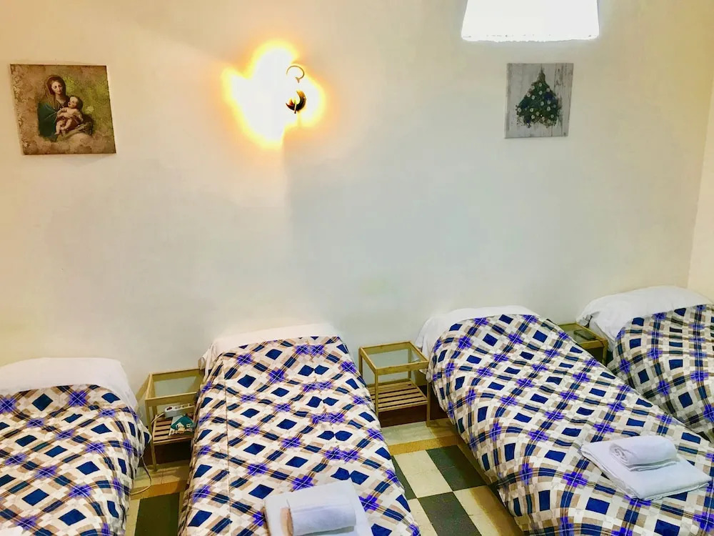 Pardis Guest house