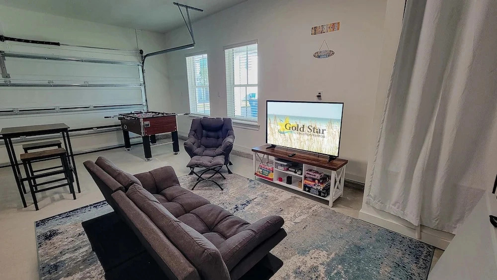 Luxury Pet-friendly Home With Game Room & Community Pool