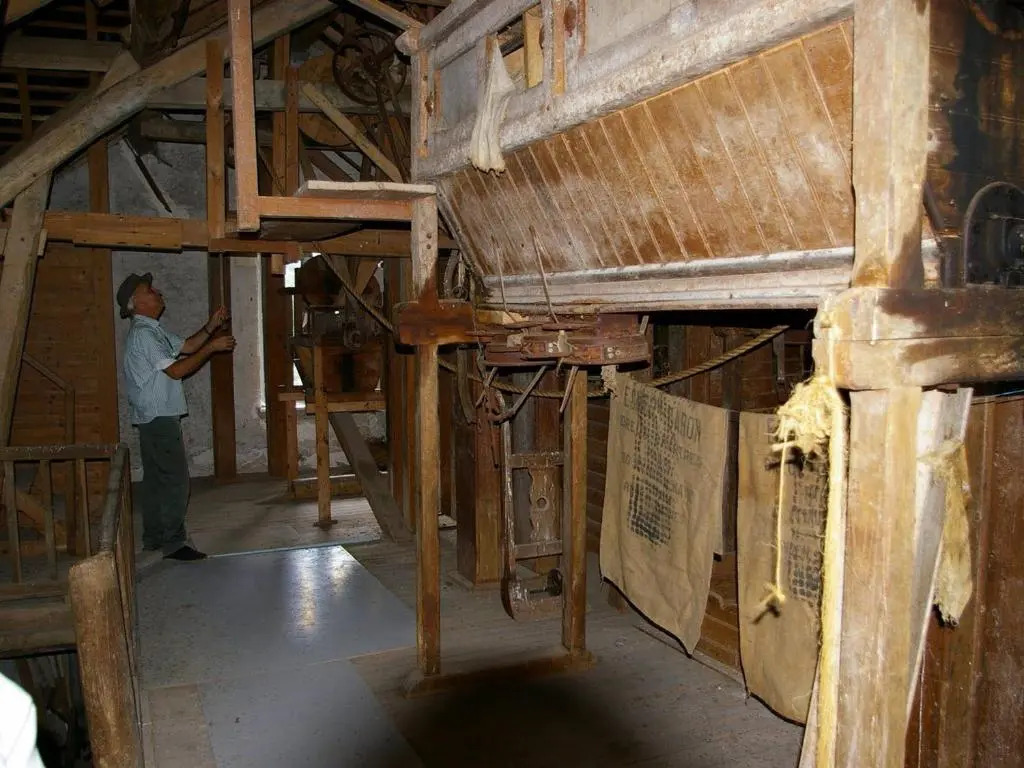 Moulin paisible en Berry avec étang privé, proche du Château de Valençay et Zoo de Beauval - FR-1-591-18
