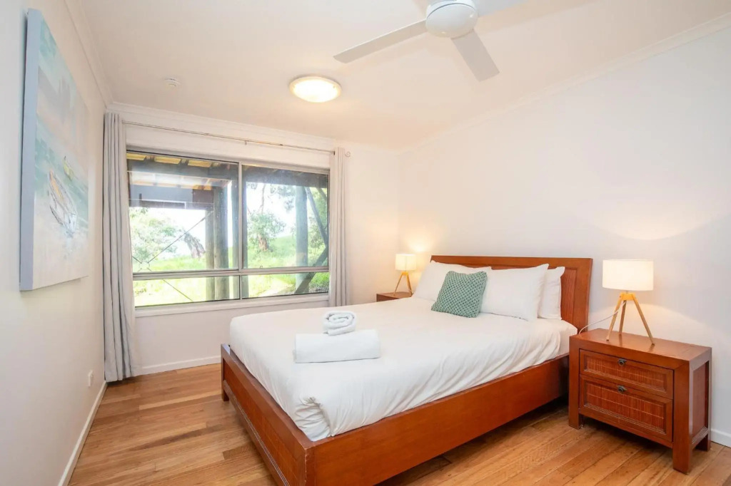 Surf Gums + Sleeps 8 + Pet Friendly + Ocean Views