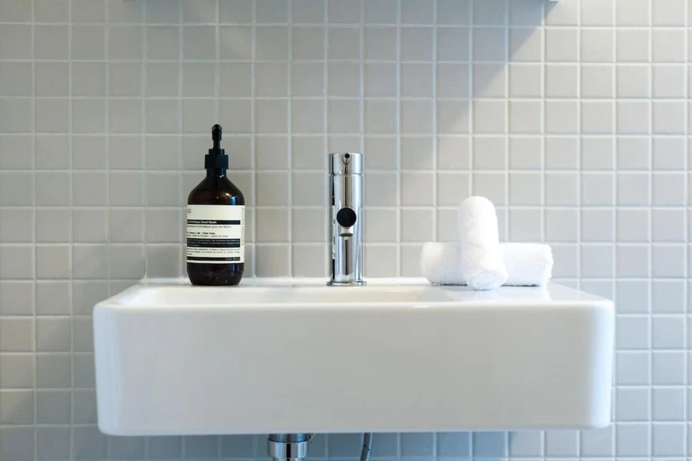 Spacious Art Deco Apartment in Darlinghurst